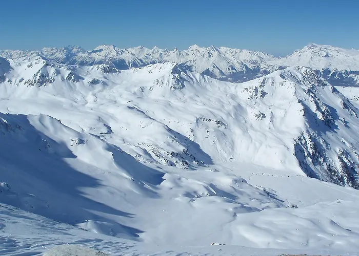 إيتوال شاليه *